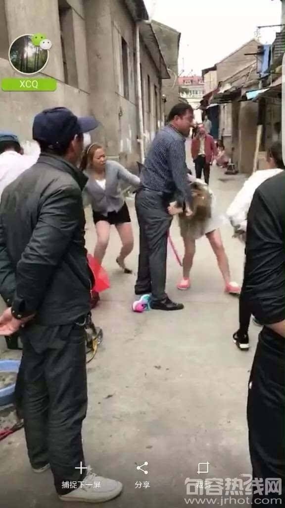 【事发句容马槽巷】女子当街被暴打无人帮忙,太心寒! 句容马槽巷过夜