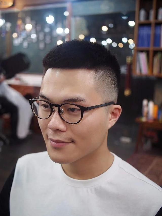 小平头发型图片男