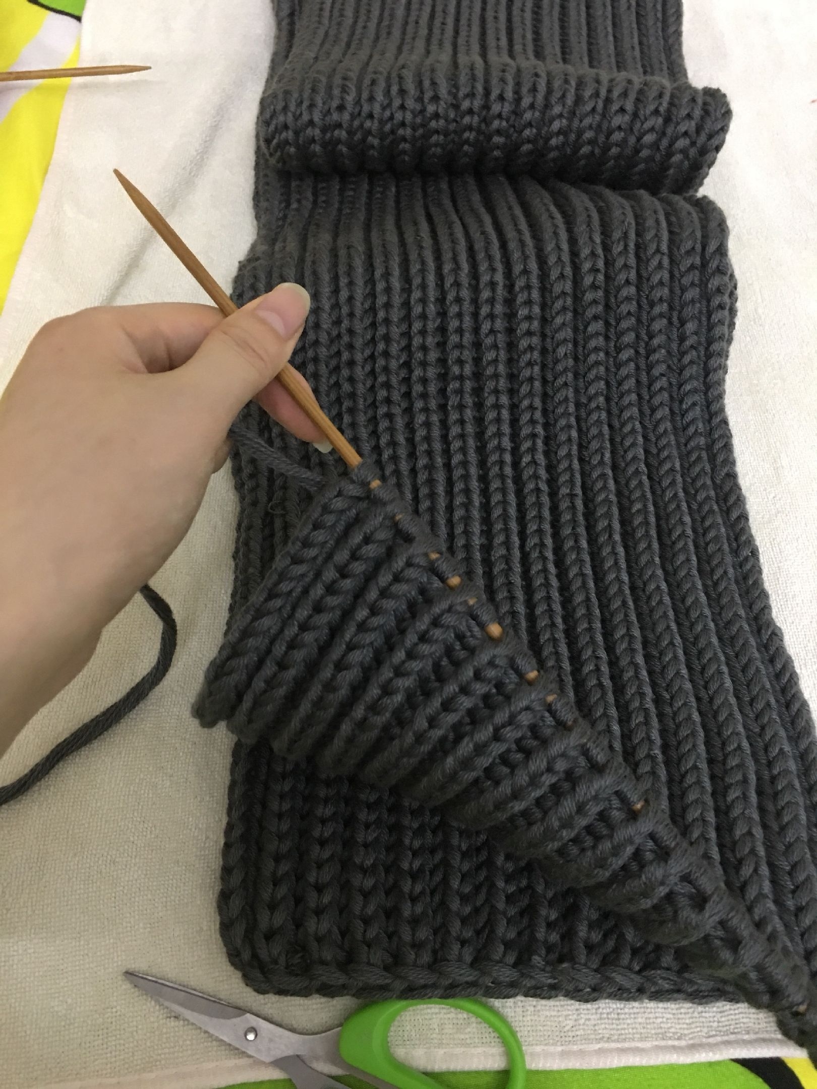 经典男式围巾 棒针菱格男士围巾-编织教程-编织人生