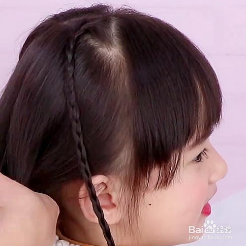 幼儿园女宝宝简单扎发