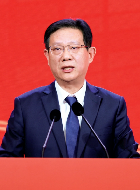 黄宏春