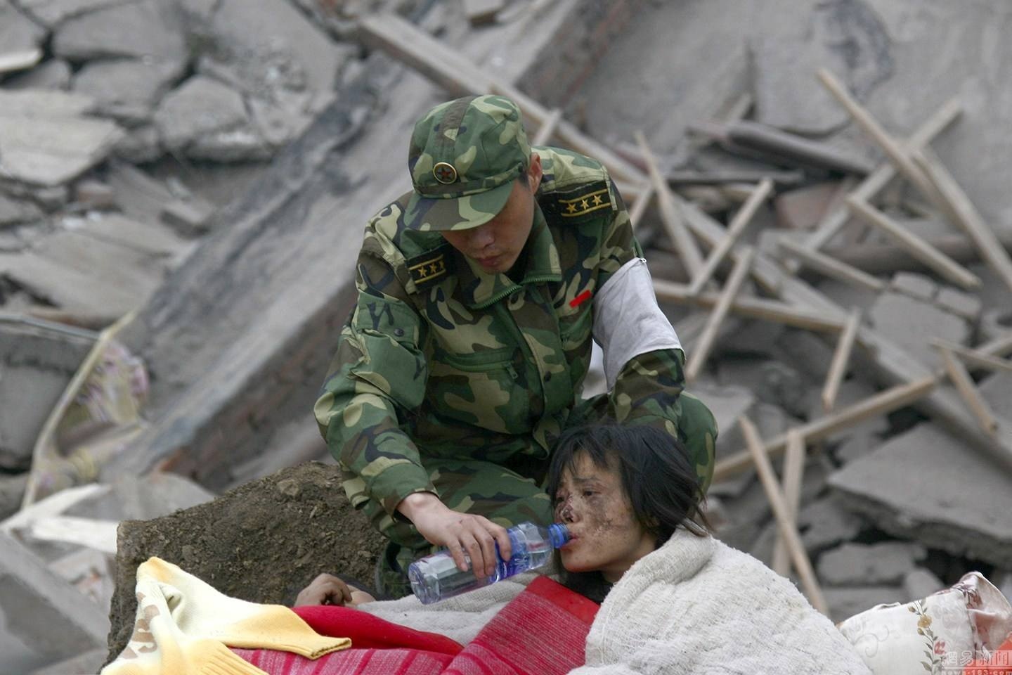 四川汶川大地震的损坏建筑物高清摄影大图-千库网