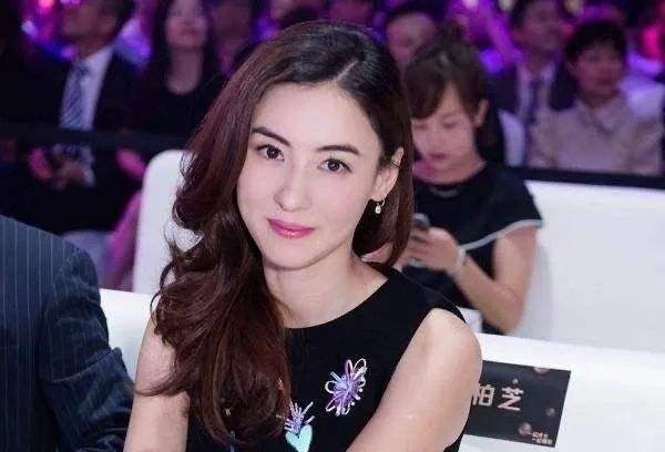 谢霆锋的帅气和张柏芝的漂亮很适合他们在一起,但是因为情色照片,成了 张柏芝漂亮吗
